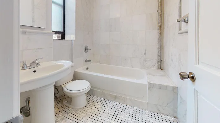 Rented by Bond New York | media 37