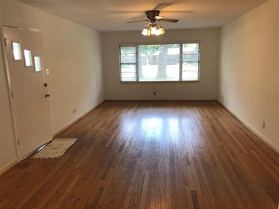5th image of 1725 Pine Village Dr