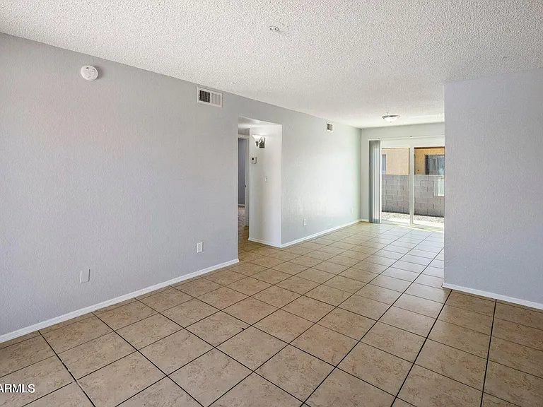 3823 N 23rd Dr — Photo 8