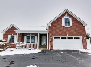 15 Revo Rd, Pittsburgh, PA 15236