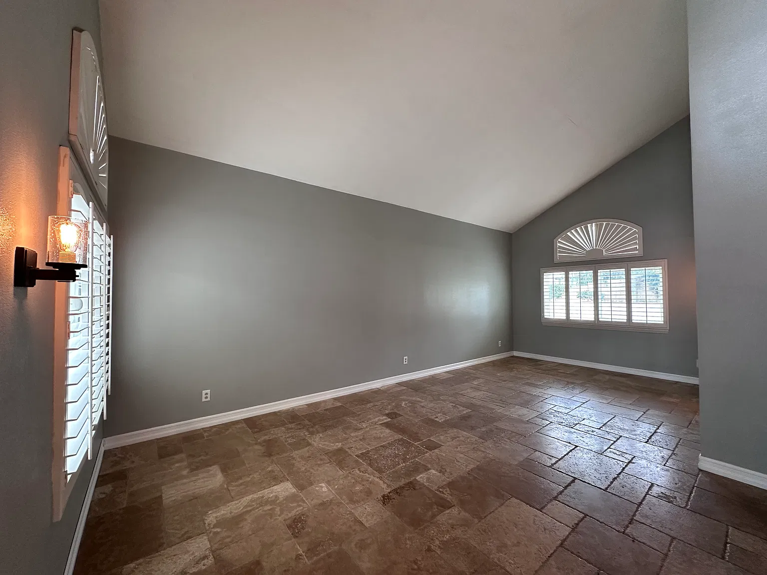 4 bed, 2216 sqft, $3,650 — Photo 3
