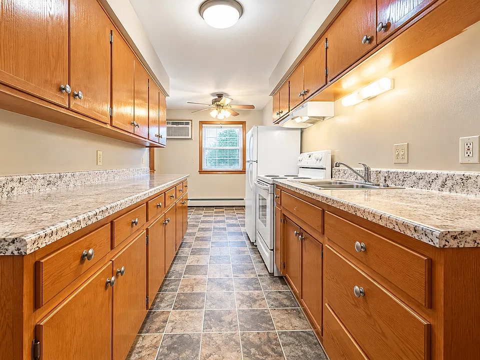986 W Van Buren Ave