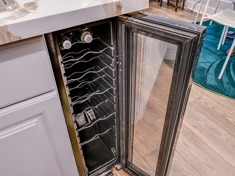S Royal Crest Cir — Photo 8