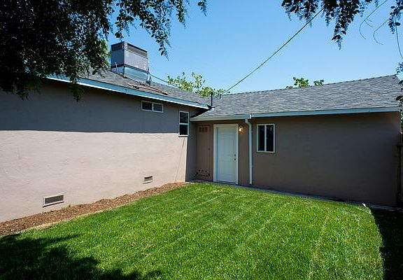 3rd image of 4009 Santa Fe Way