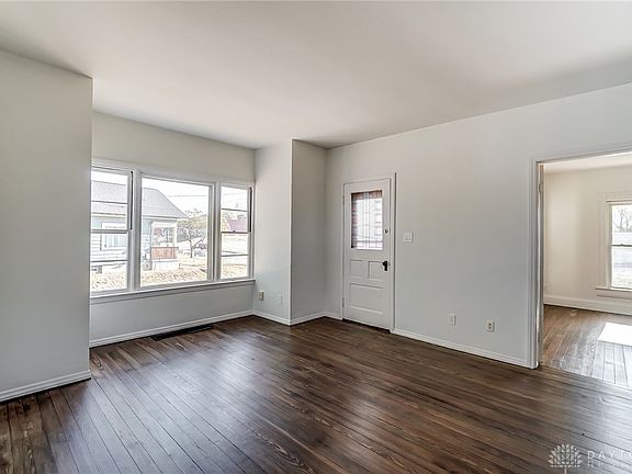 4th image of 405 S Riverview Ave