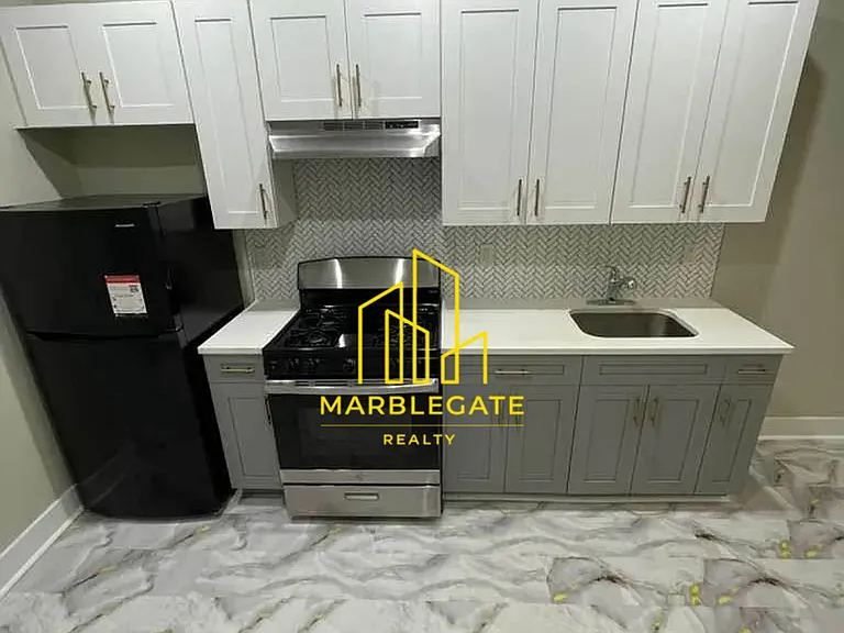 61 16th Ave #22 — Photo 1
