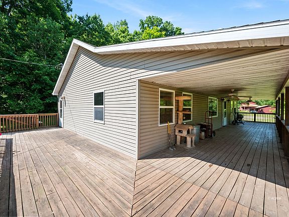 3rd image of 26601 Huckleberry Rd