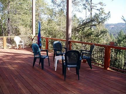 Large back deck, great for entertaining