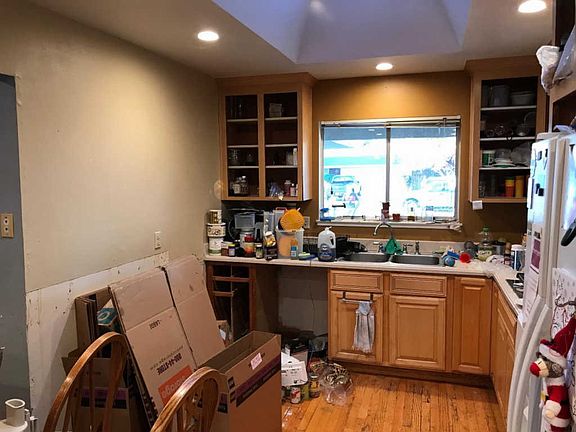 2nd image of 778 Regent Park Dr
