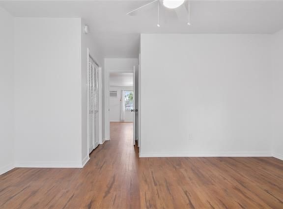 4th image of 1713 Burgundy St #203