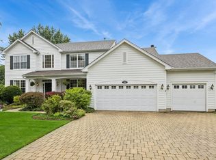 260 Summerdale Ln, Algonquin, IL 60102