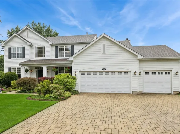 260 Summerdale Ln, Algonquin, IL 60102