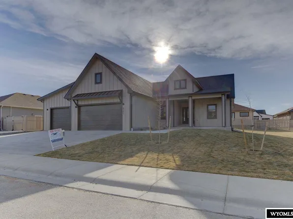 5241 Gladstone St, Casper, WY 82609