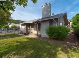 1685 NE Todd St, Roseburg, OR 97470