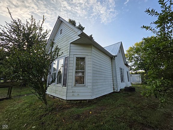 2nd image of 123 E Ridge St