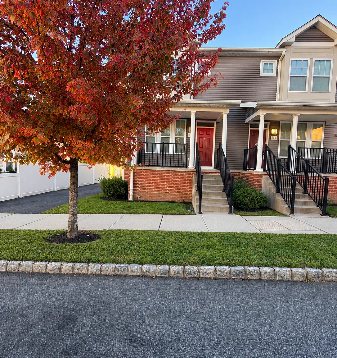 3 bed, 2.5 bath, 1700 sqft, $3,400 — Photo 2