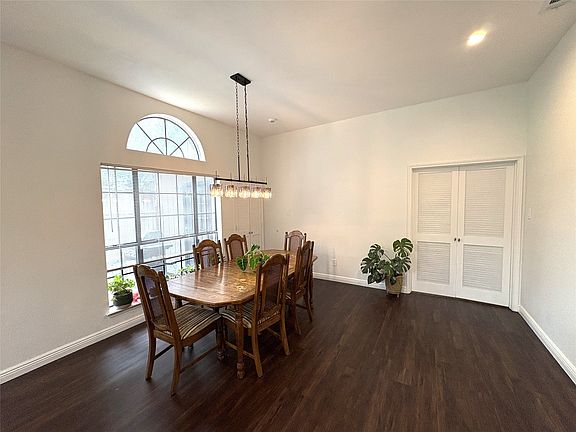5th image of 6923 Rolling Creek Ln