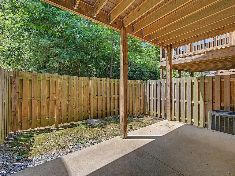 221 Stonecrest Cir — Photo 48