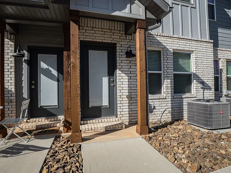 668 N Littleleaf Ter #17 — Photo 8