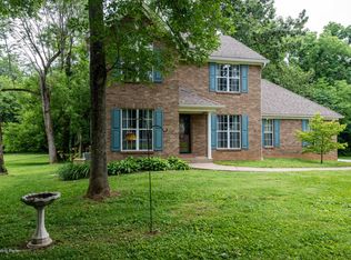 1401 Ormsby Ln, Lyndon, KY 40222