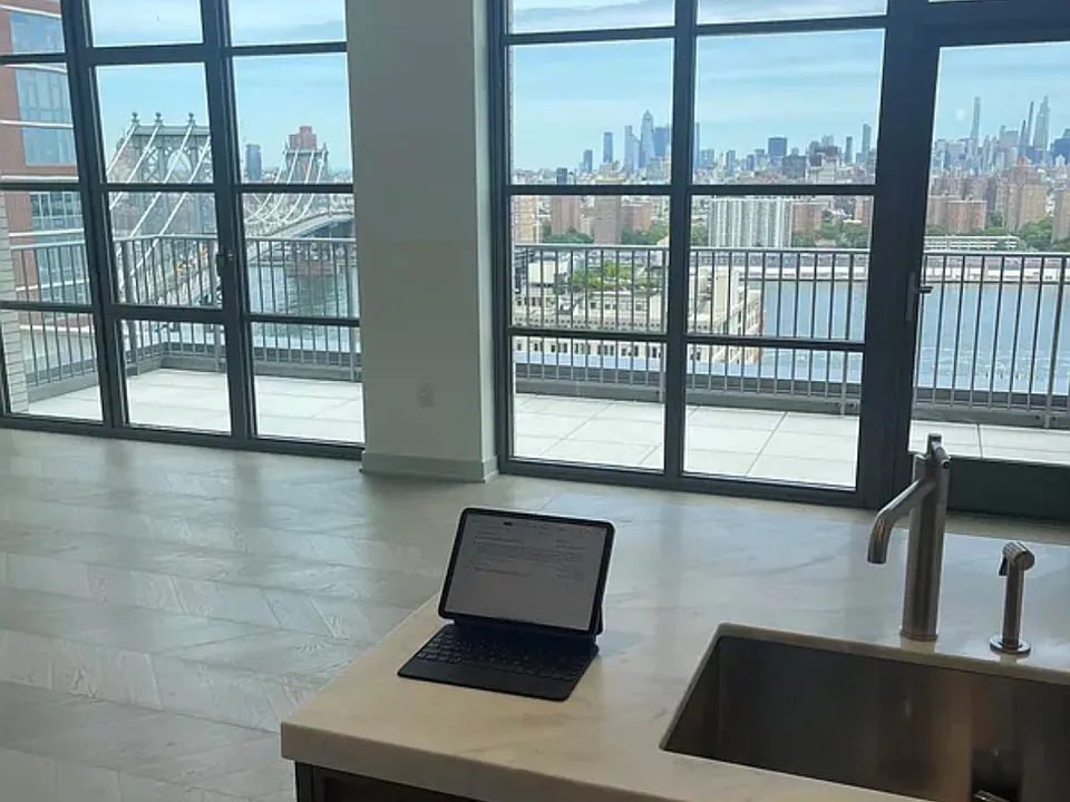 115 York St #Penthouse 21F