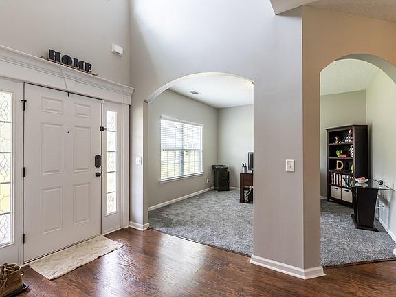 4th image of 436 NE Highland Pony Way
