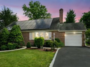 2 Ann Pl, Valhalla, NY 10595