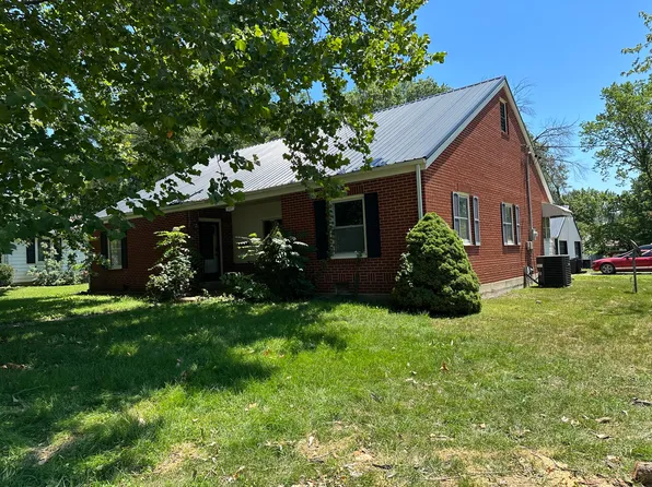 807 S Windsor St, Windsor, MO 65360