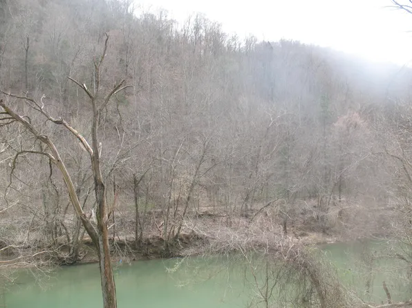 9999 Hyden Wendover Rd, Stinnett, KY 40868