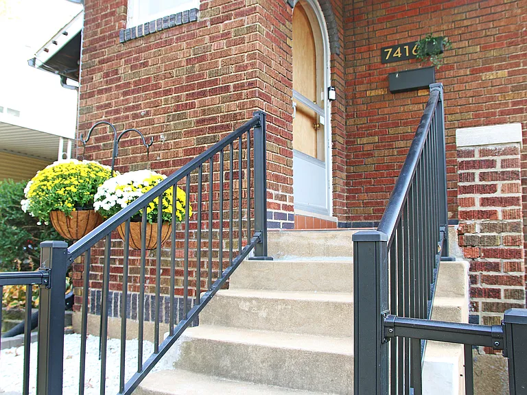 7416 Lansdowne Ave — Photo 2