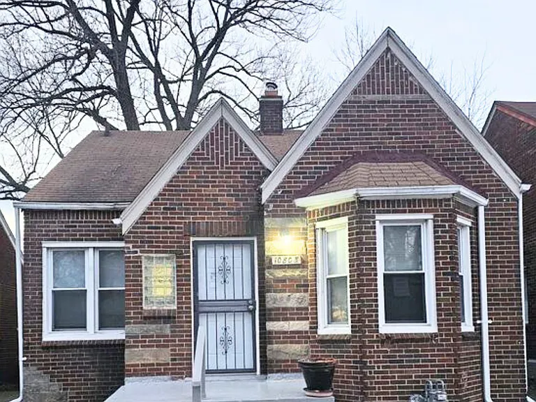10803 Roxbury St — Photo 1
