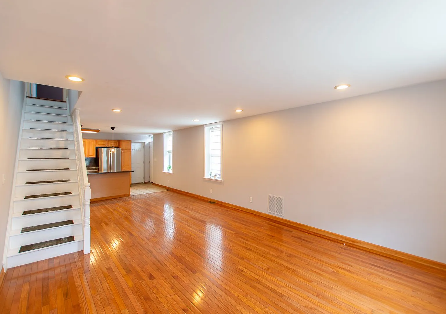 South Philadelphia Corner Rowhome with Garage Parking and Roofdeck! — Photo 1