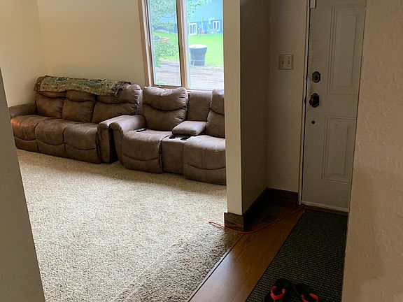 3rd image of 874 Hurly Dr