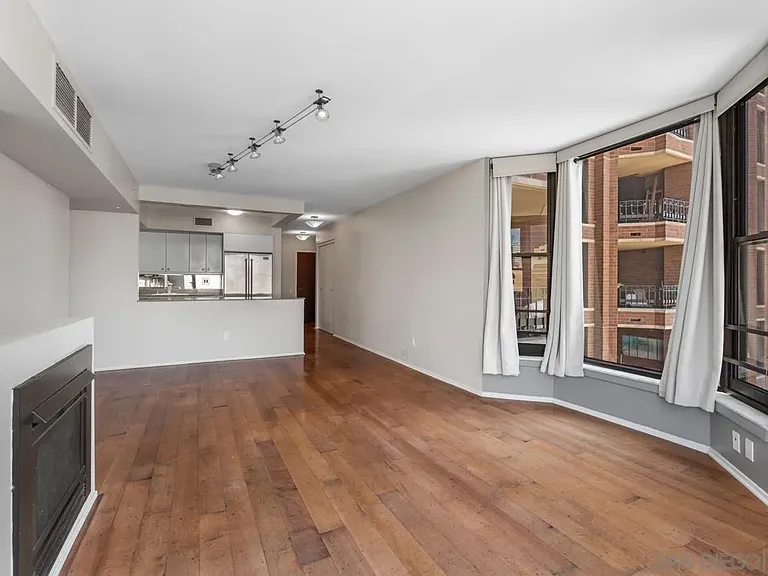 500 W Harbor Dr #714 — Photo 10