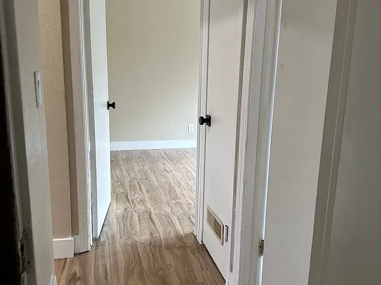 227 E Louise Ave — Photo 16