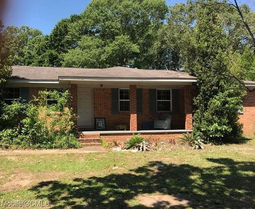 1st image of 432 Cody Rd S