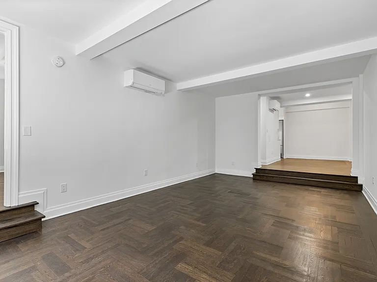 160 E 89th St #4G — Photo 4