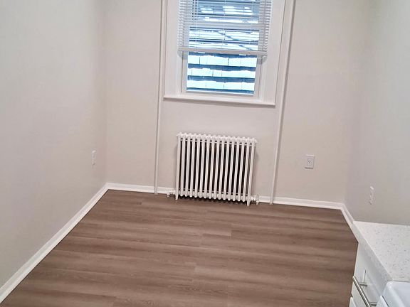 3rd image of 50 Montgomery Ave Floor 1