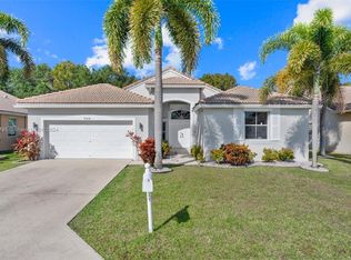 9164 Cove Point Cir, Boynton Beach, FL 33472