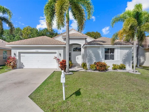 9164 Cove Point Cir, Boynton Beach, FL 33472