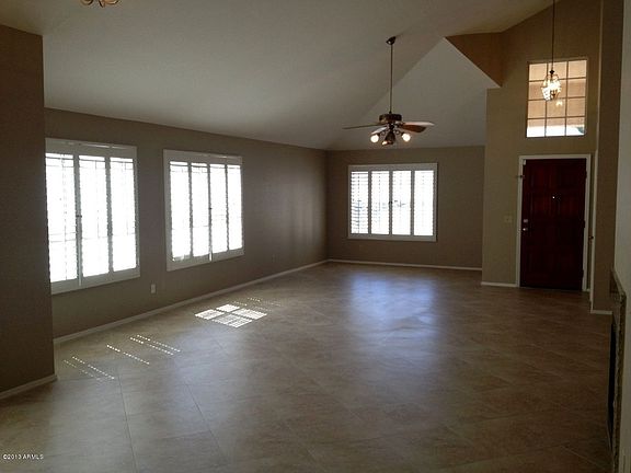 4th image of 1325 N Jamaica Way