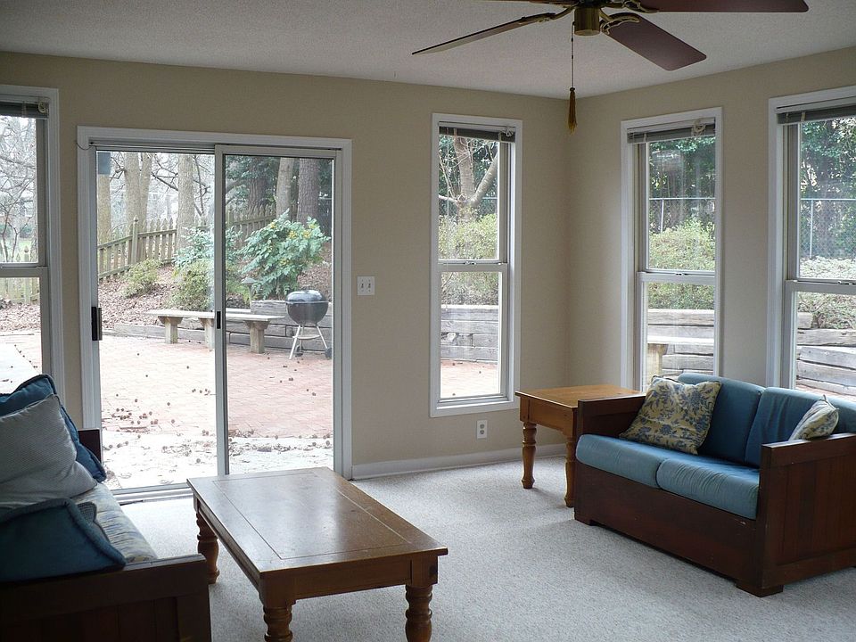 2nd image of 1695 Rochelle Dr