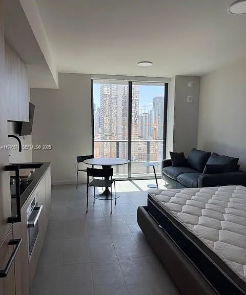 121 NE 5th St #2504 — Photo 3