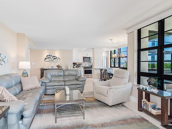 5th image of 380 Seaview Ct APT 312