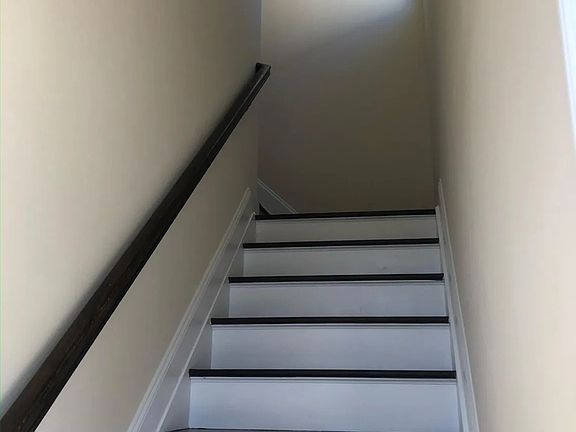 4th image of 102 Berkshire Ln