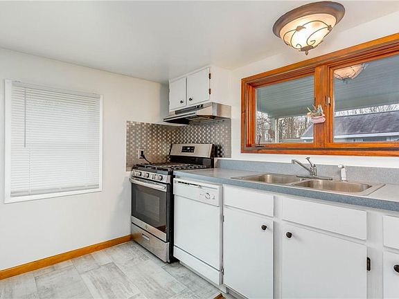 4th image of 5265 Oakwood Ave