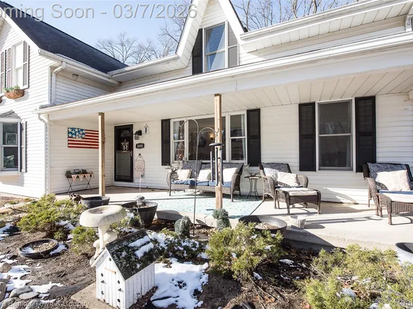 1890 Hidden Valley Rd, Howell, MI 48843