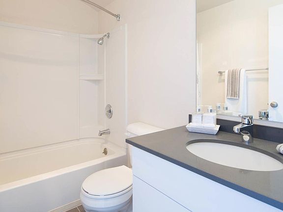 5th image of 415 Sherwood Dr APT 304