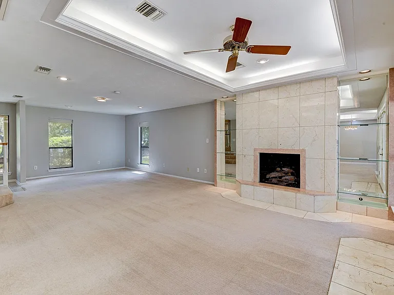 10045 Valley Dr S — Photo 12