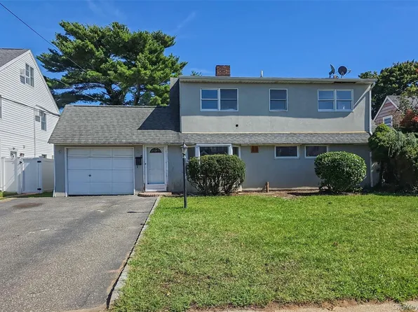 22 Tarry Lane, Levittown, NY 11756